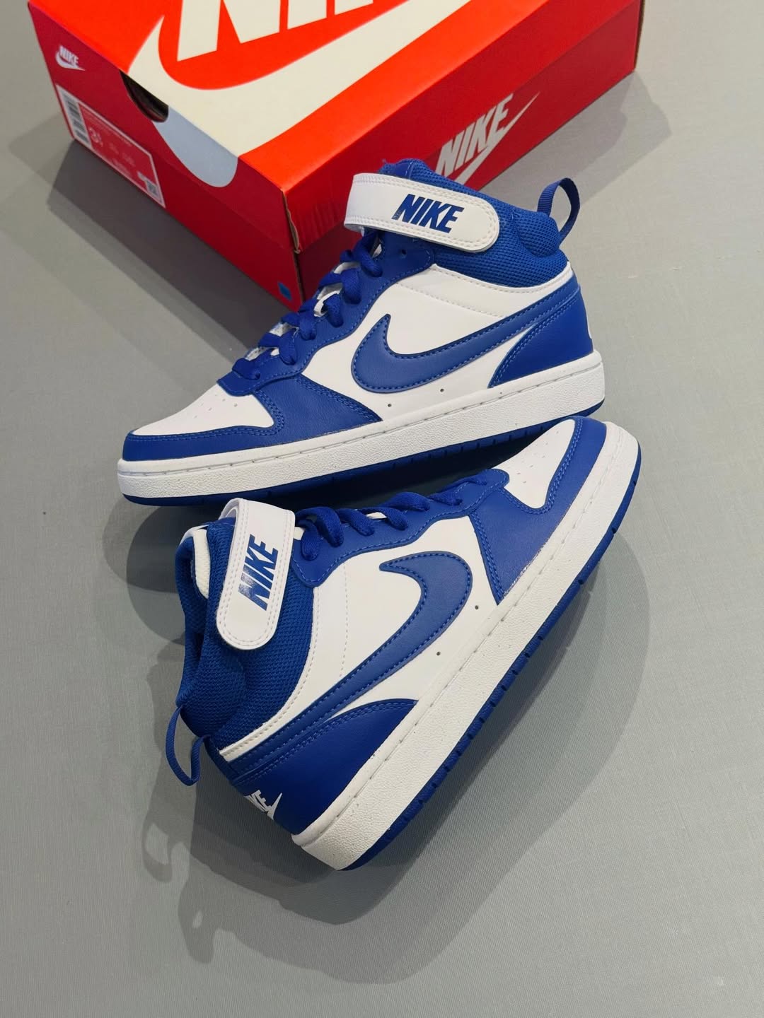 Tênis Nike Court Borough Mid