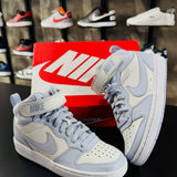 Tênis Nike Court Borough Mid