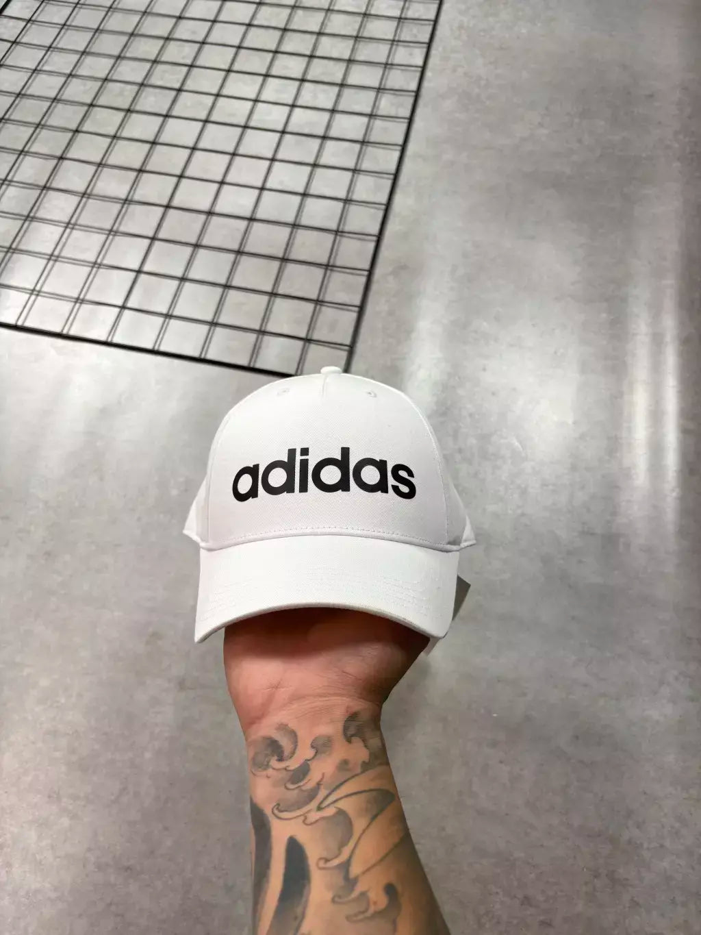 Boné Adidas Daily Letreiro