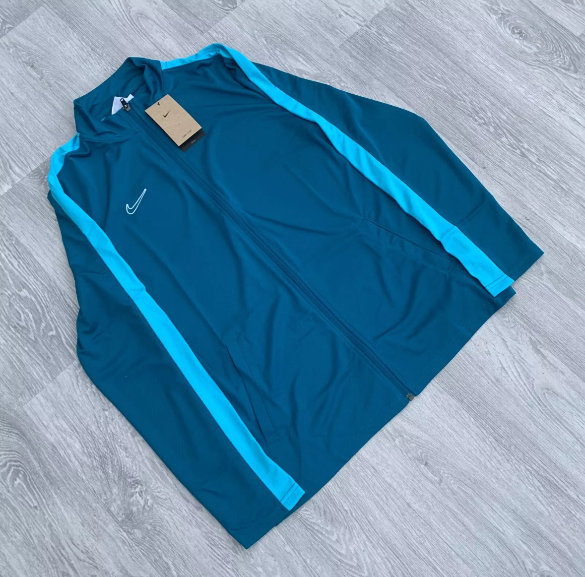 Conjunto NK Academy
