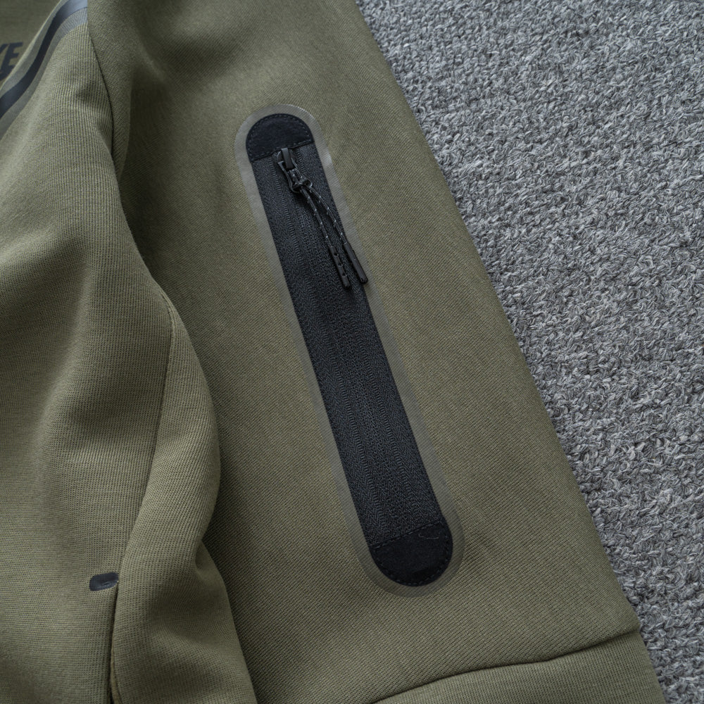 Conjunto NK Tech Fleece
