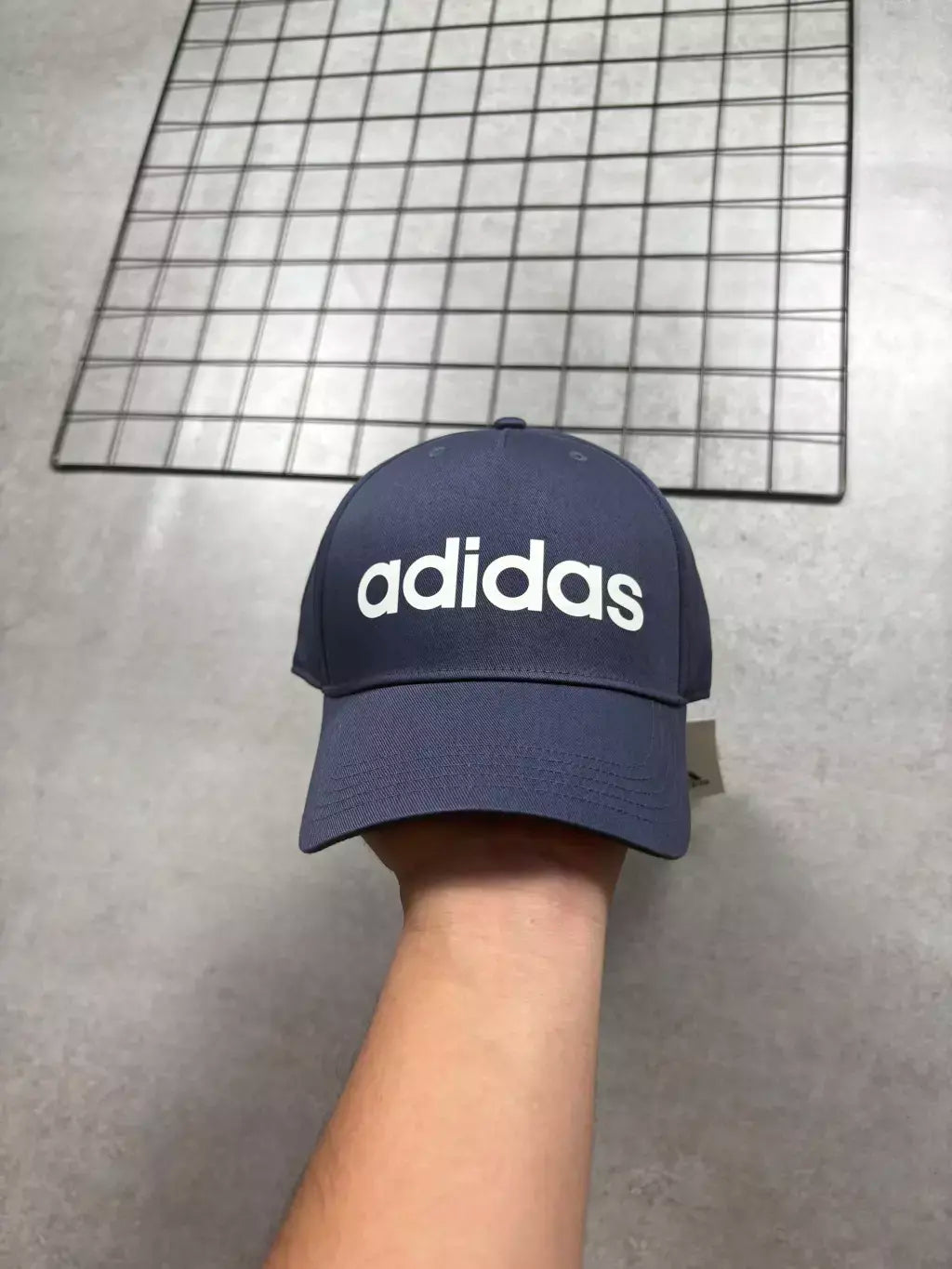 Boné Adidas Daily Letreiro