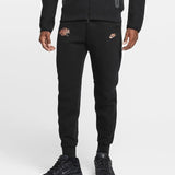 Calça NK Tech Fleece x Syna World Central Cee